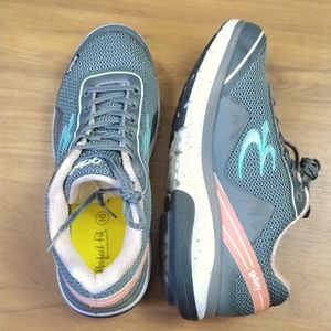 Gravity Defy grey walking sneakers